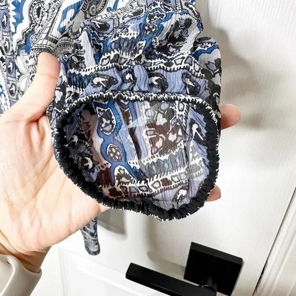 JOIE 100% Silk Gray Blue Paisley Blouse Size XS - Picture 5 of 7